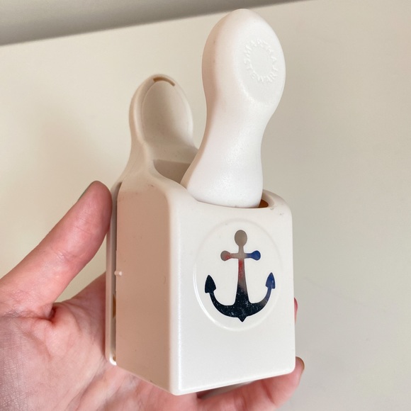 Martha Stewart Anchor Paper Punch - Picture 4 of 9